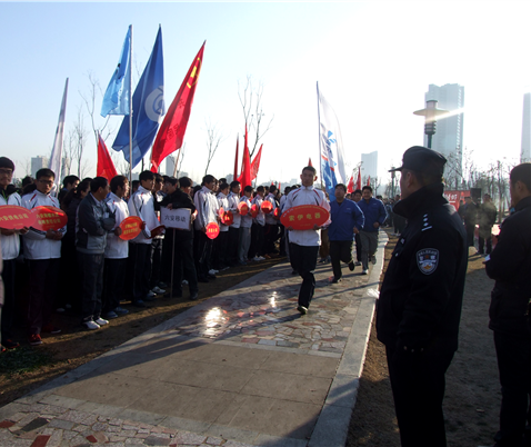 必一运动员工参加市城区新年全民健身长跑活动 