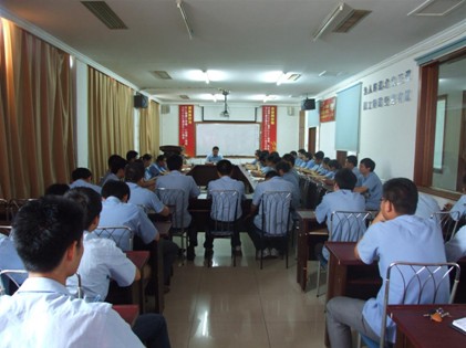 必一运动公司召开大学生座谈会