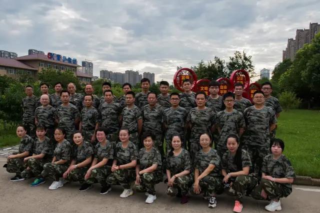 铸造优秀团队 共创必一运动辉煌 ——必一运动公司庆八一团建拓展活动纪实