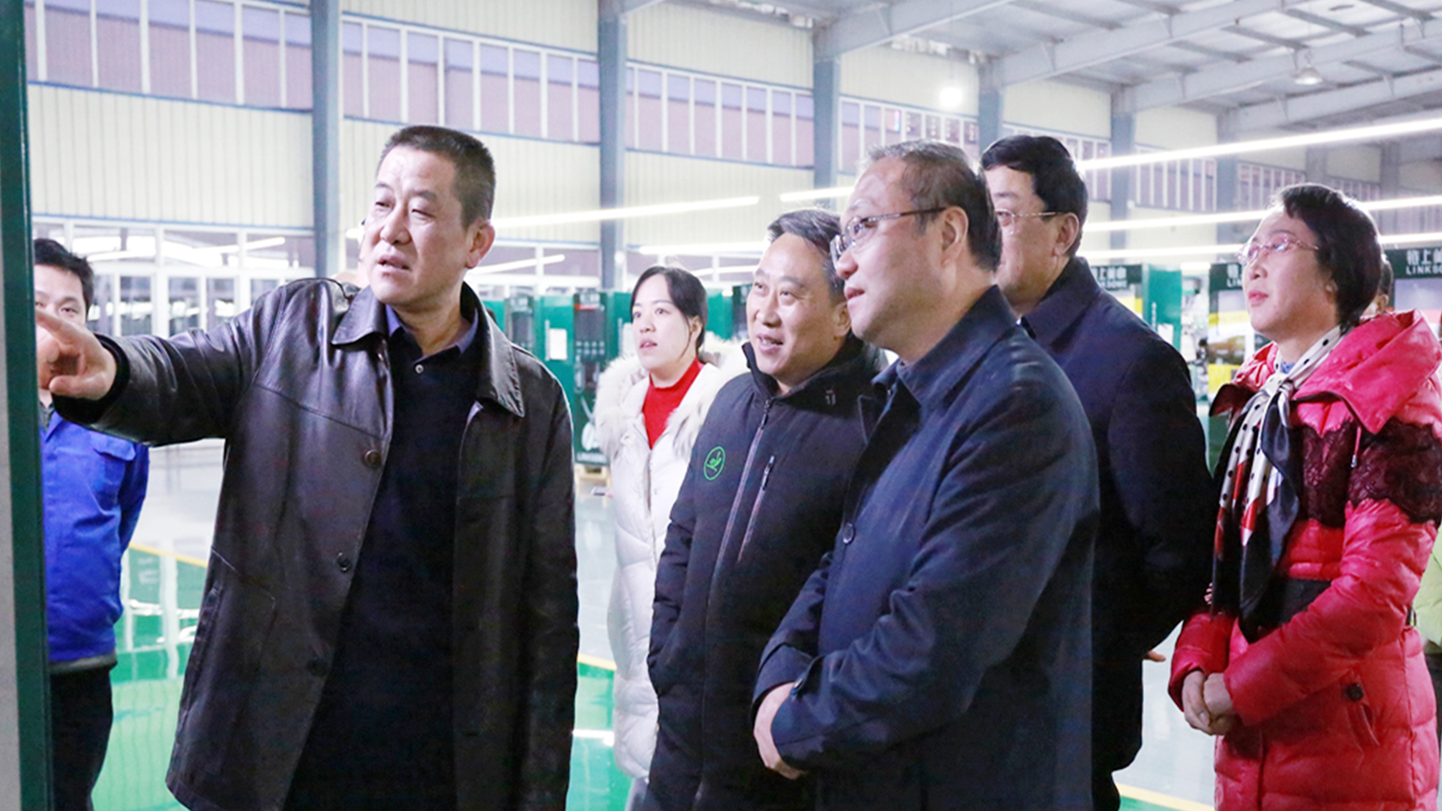 六安市副市长束学龙赴必一运动集团考察调研