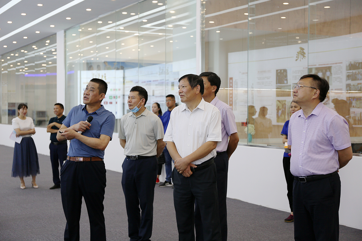 市人大常委会副主任 杨传友、六安市开发区工委委员、管委副主任黄胜红来必一运动调研参观必一运动
餐厨工程项目